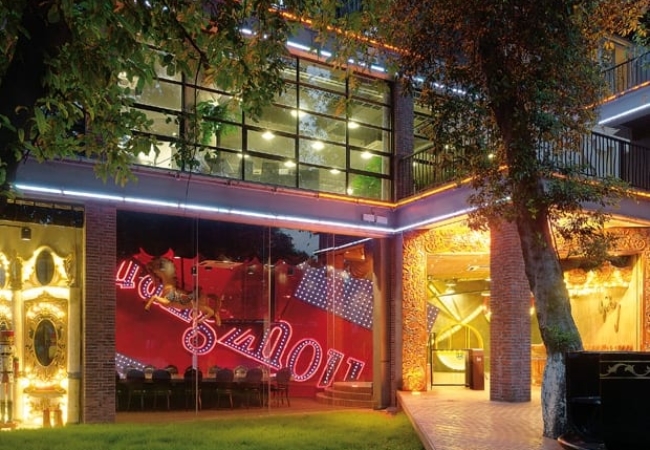 Ogilvy's Guangzhou HQ by M Moser