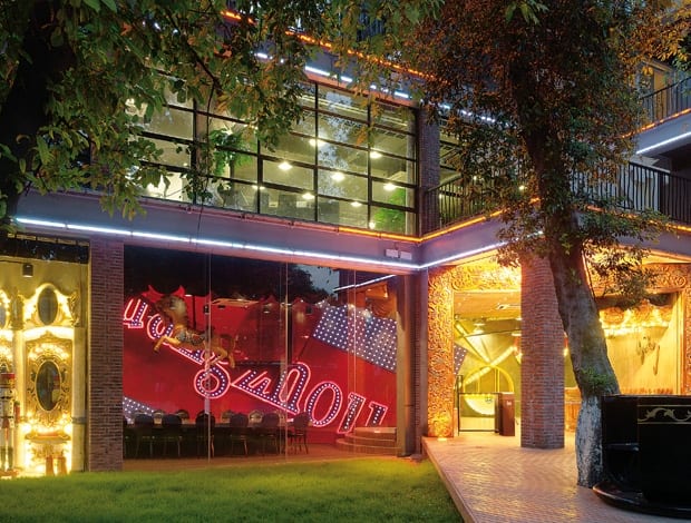 Ogilvy's Guangzhou HQ by M Moser