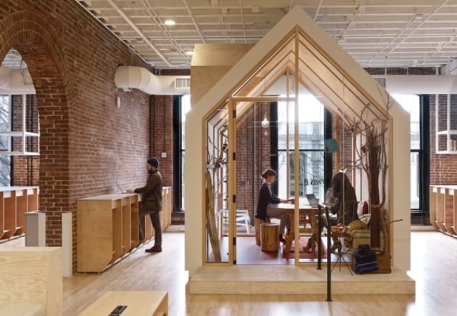 Airbnb's low-tech and flexible Portland office