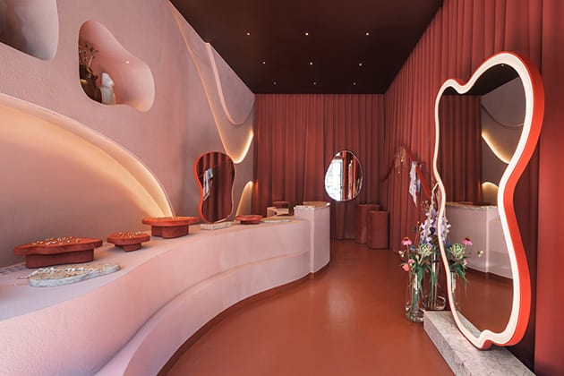 pink and terracotta jewellery shop design in warsaw - onofficemagazine.com