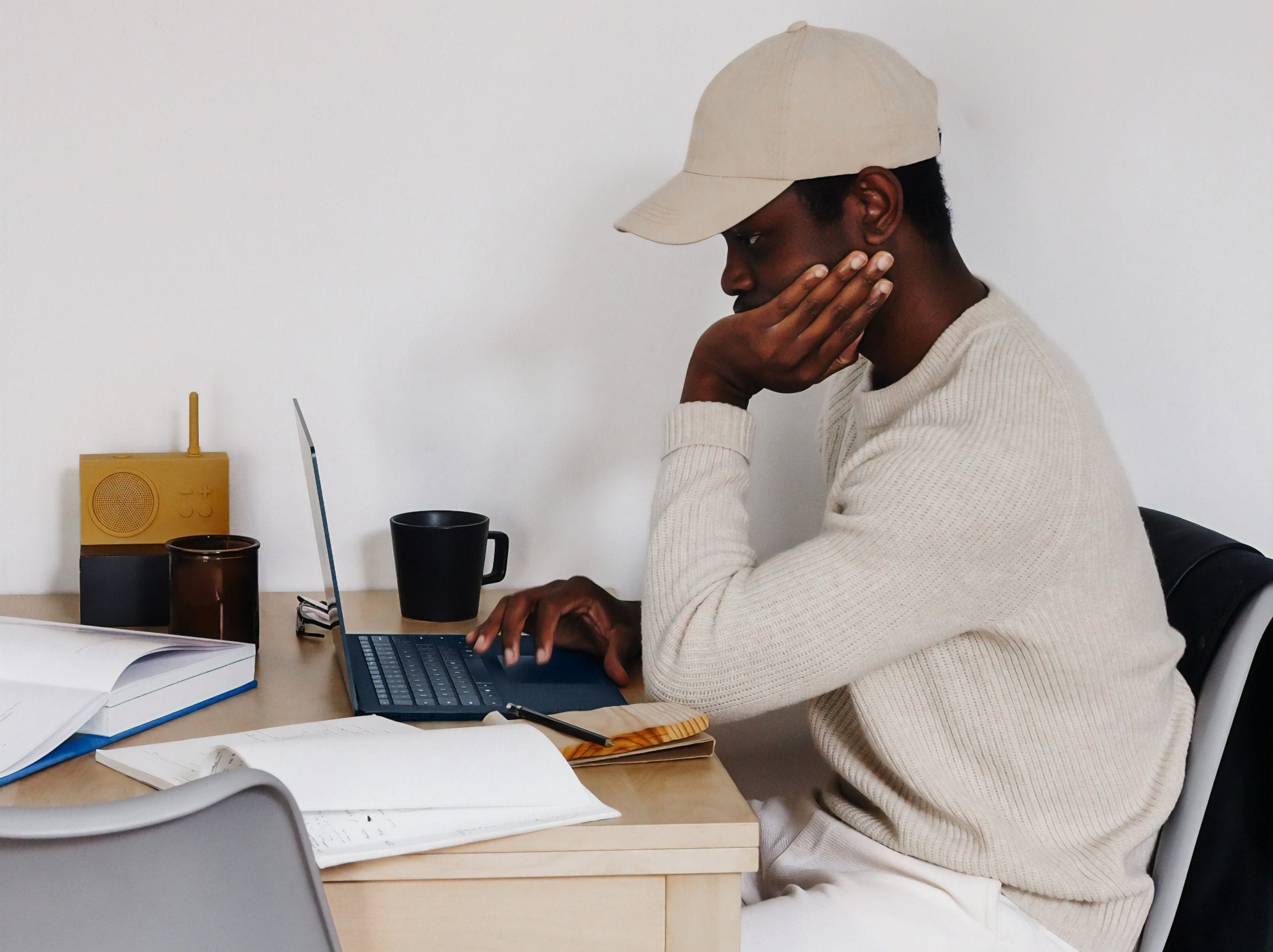10 'lockdown-beating' tips to avert back pain - Workplace | Design - Vimarsana News