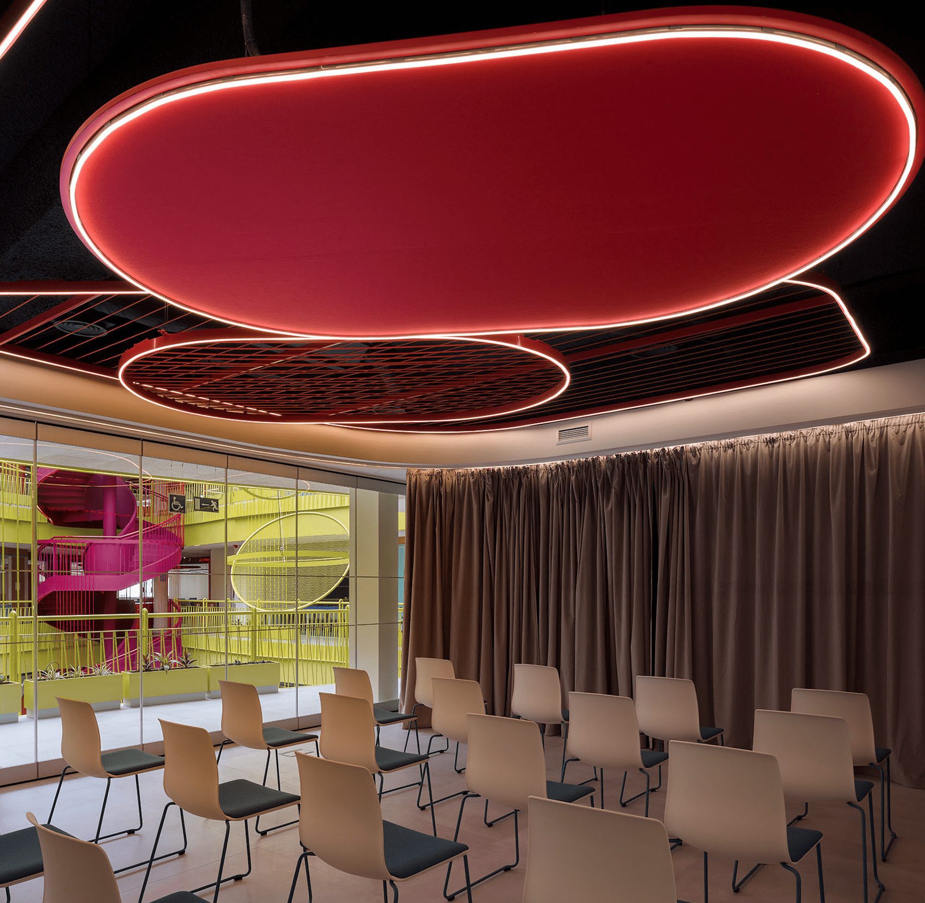 Jardin Utopicus, Madrid, Spain, madrid coworking, biophilia, colourful office, OnOffice magazine