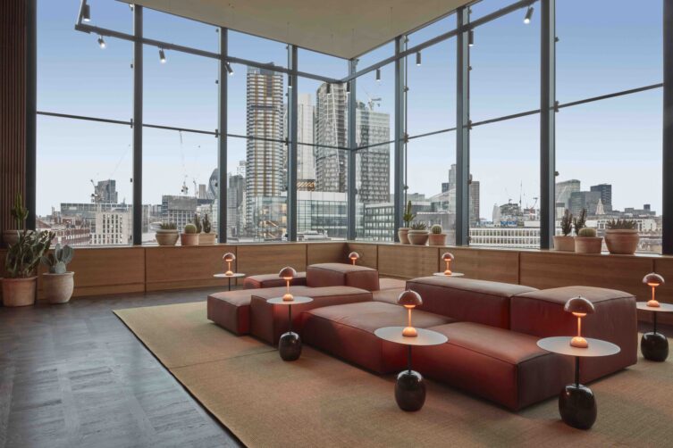 Lobby with views of London