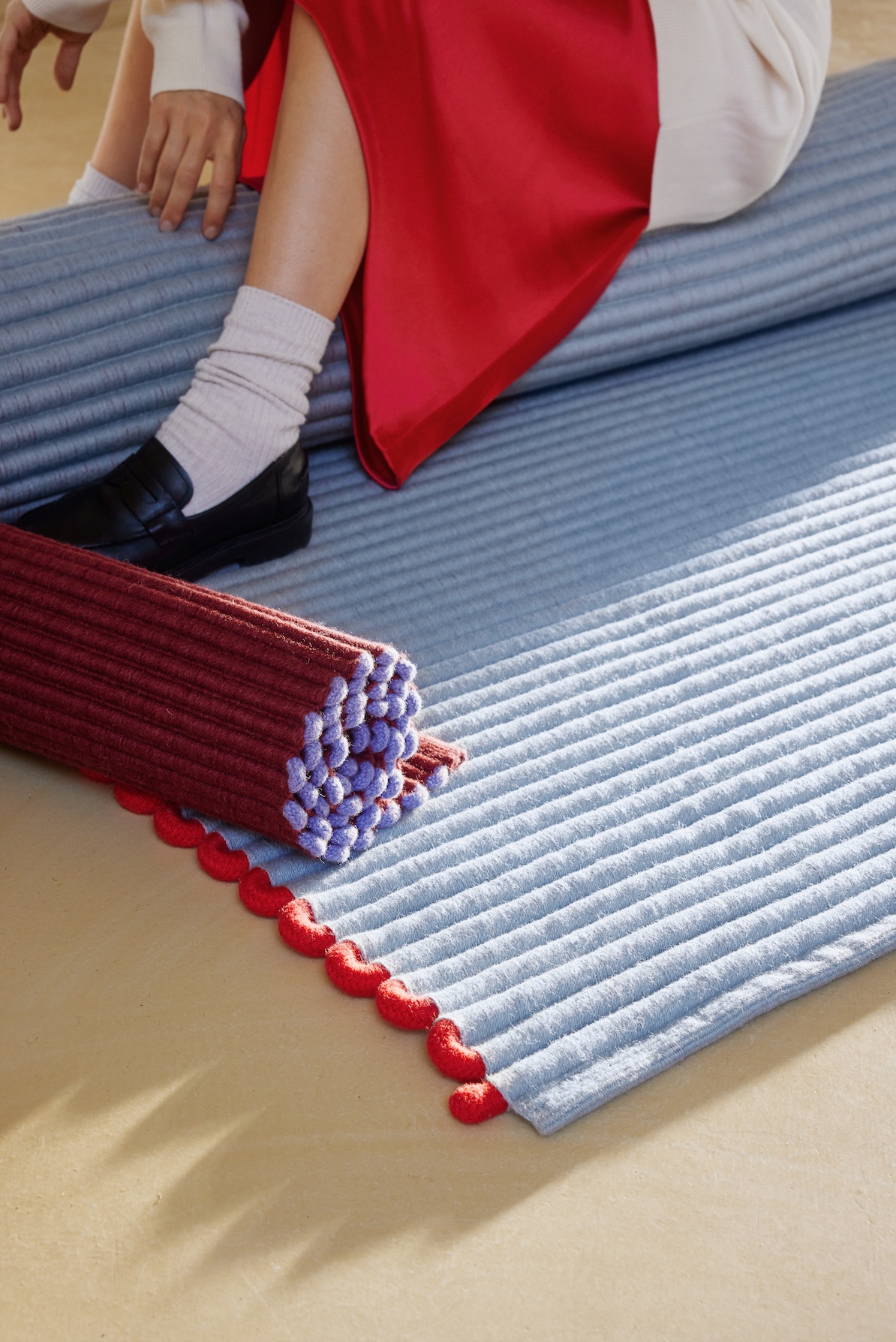 Finarte navy rug red stripe