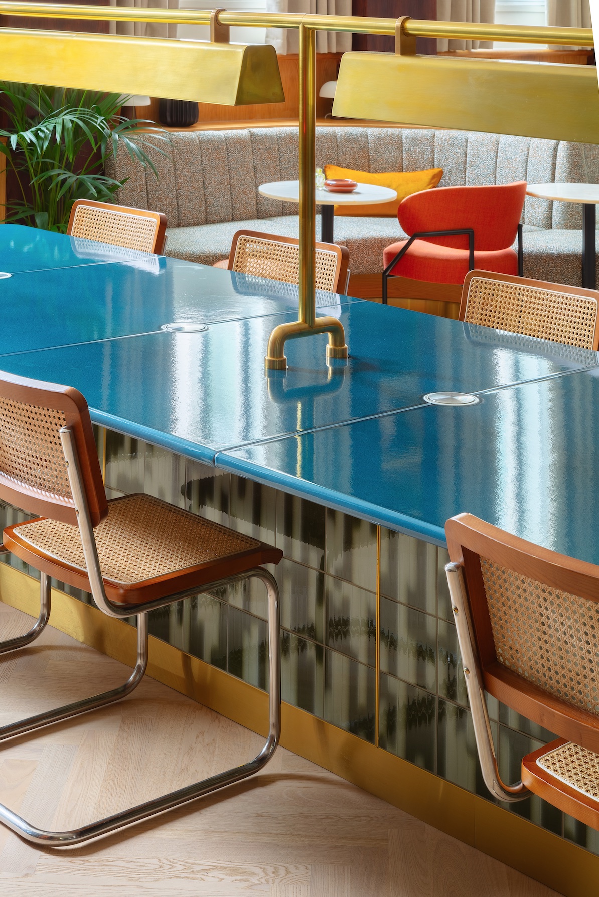 Holloway Li blue table
