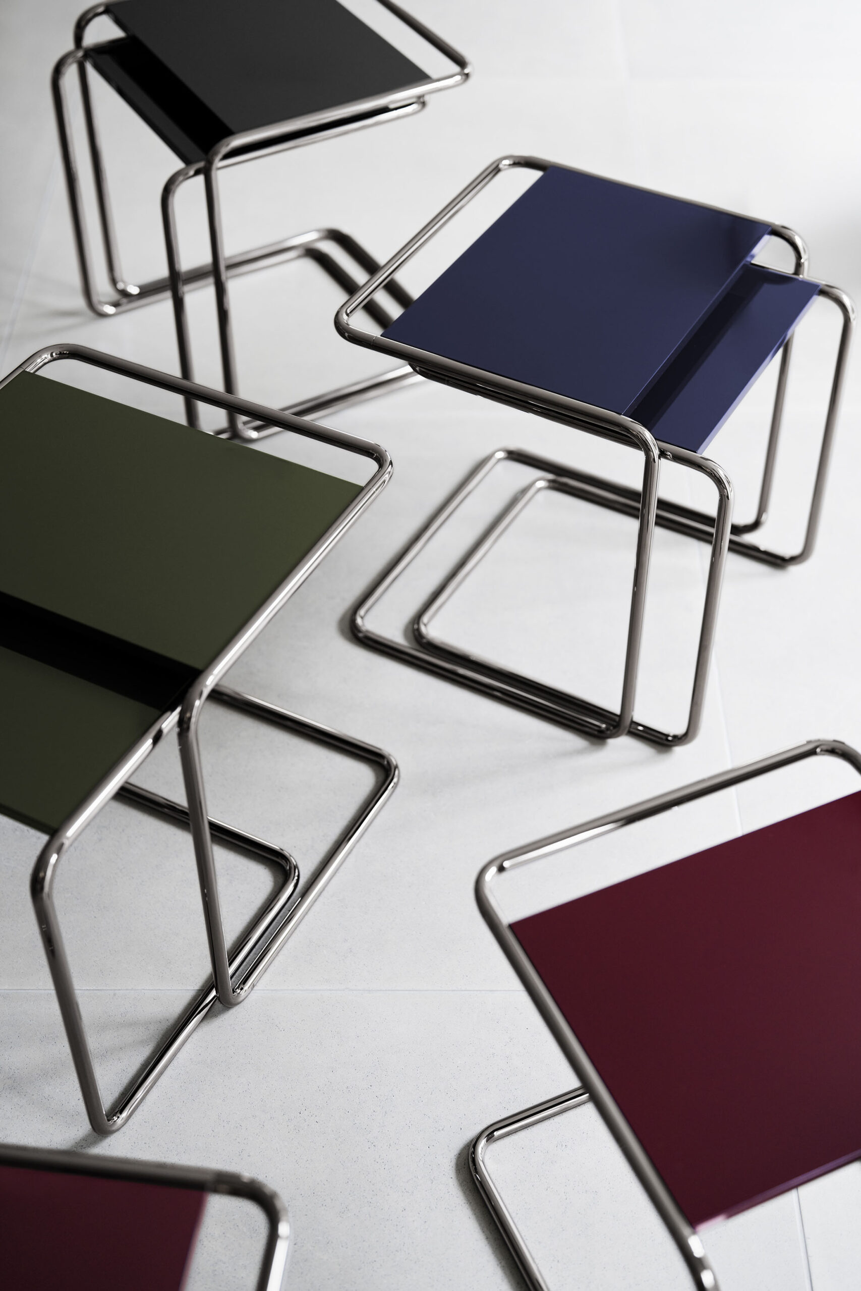 JS.Thonet B97